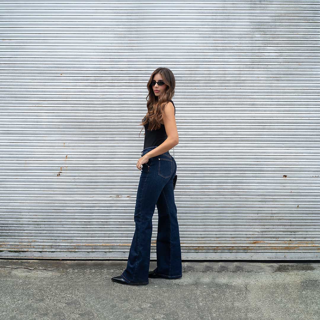Jeans Mom Flare Tiro Alto 7601