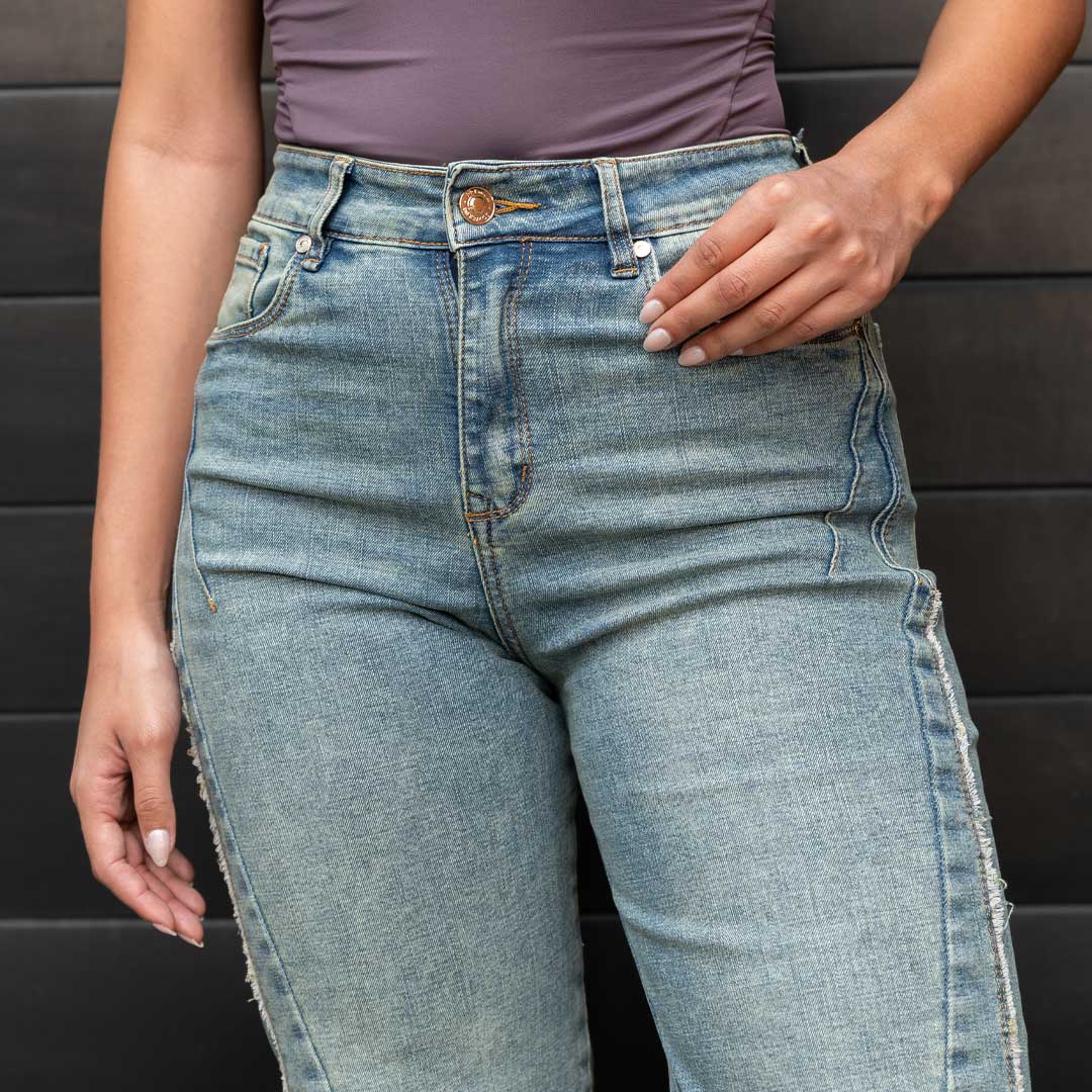 Jeans Mom Flare Tiro Alto S7595